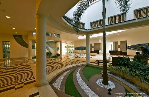 Sanand Complejo | Gulmohar Greens Golf & Country Club