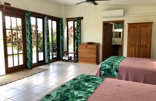 Georgeville Hotel | Gumbo Limbo Jungle Resort