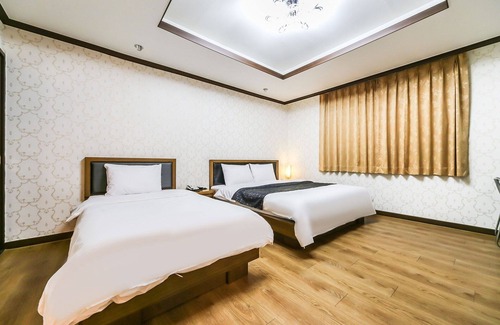 Gumi Hotel | Gumi Modern Business Hotel