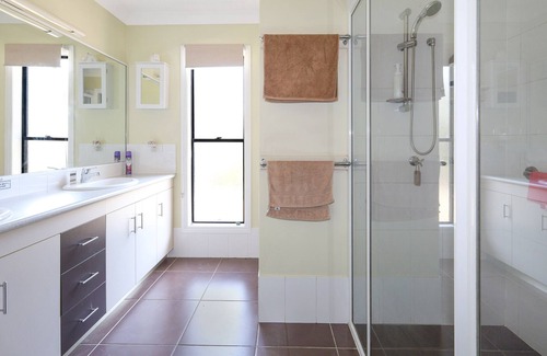 Shire of Sarina Casa | Gumnut Getaway - Family acreage