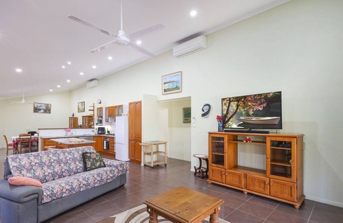 Shire of Sarina Casa | Gumnut Getaway - Family acreage