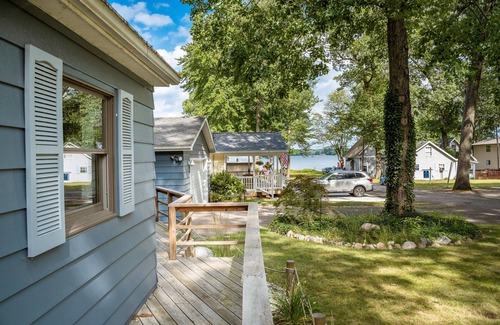 Shelbyville Casa | Gun Lake 4 BD/2BA Home w/ Hot Tub Near Casino/Winery