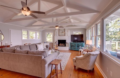 Groveoak Casa | Guntersville Lake Access Scottsboro Home