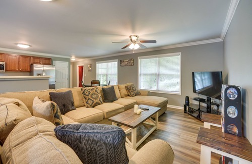 Groveoak Casa | Guntersville Lake House: Boat Ramp Access!