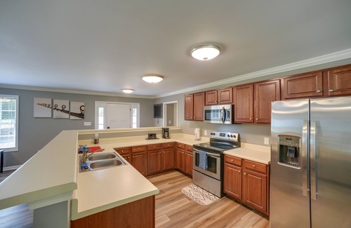 Groveoak Casa | Guntersville Lake House: Boat Ramp Access!