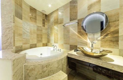 Guri Hotel | Guri Galmae Indi Present Hotel