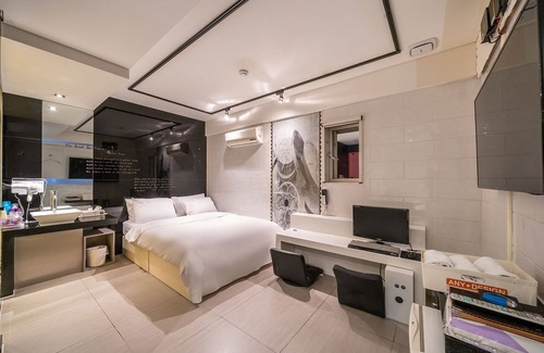 Guri Hotel | Guri POP