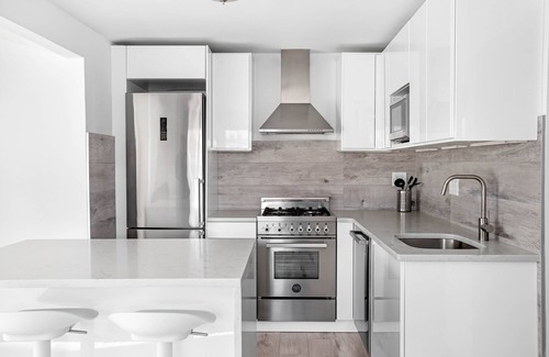 Weehawken Casa | Gut renovado apartamento de 2 camas, a 10 minutos de Manhattan. Totalmente amueblado, queen size