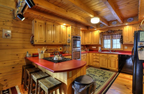 Rangeley Plantation Casa | Gutsell's Cabin - Bonita casa de troncos en un entorno privado cerca del lago Mooselookmeguntic