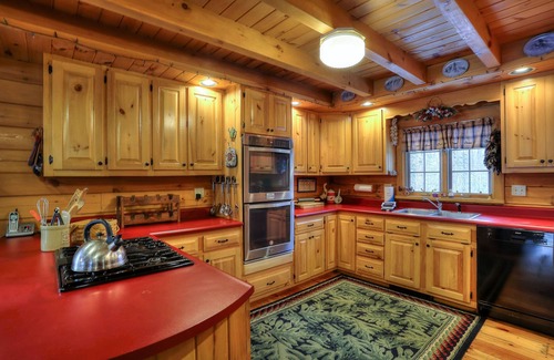 Rangeley Plantation Casa | Gutsell's Cabin - Bonita casa de troncos en un entorno privado cerca del lago Mooselookmeguntic