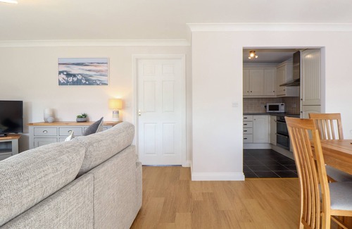 Truro Cabaña | GWEAL, family friendly, with a garden in Shortlanesend