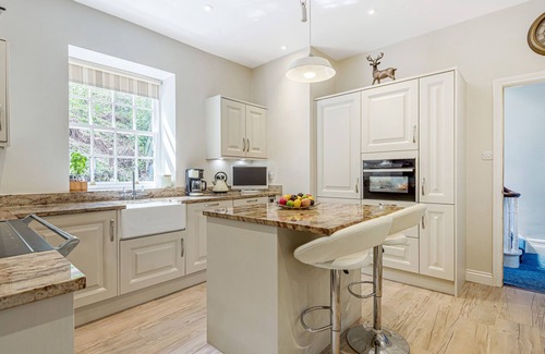 Gweek Cabaña | GWEEK HOUSE, pet friendly, country holiday cottage in Gweek