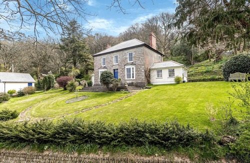 Gweek Cabaña | GWEEK HOUSE, pet friendly, country holiday cottage in Gweek