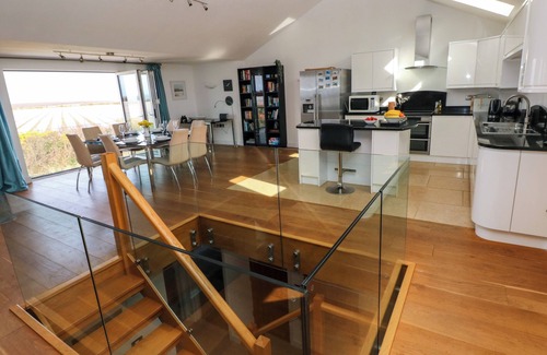 Marloes Cabaña | GWELFOR, MARLOES, pet friendly, with open fire in Marloes