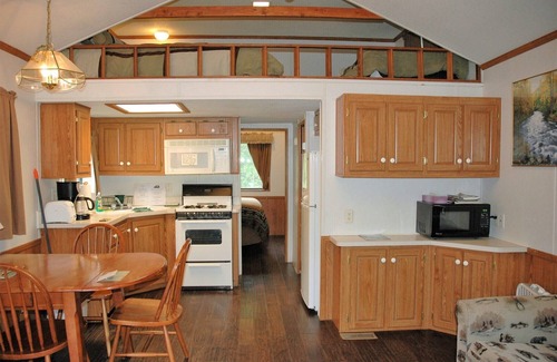 Kenai Peninsula Cabina | Gwin's Lodge Spruce Chalet #6