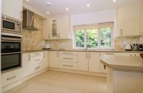 Llwyngwril Cabaña | GWYLANOD, family friendly, country holiday cottage in Fairbourne