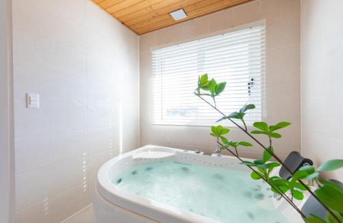 Gyeongju Casa | Gyeongju Insta Spa Pension Spa, Individual BBQ