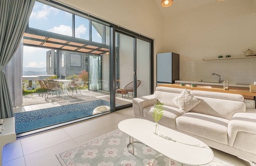 Gyeongju Casa | Gyeongju Rose Breeze Pool Villa Pension