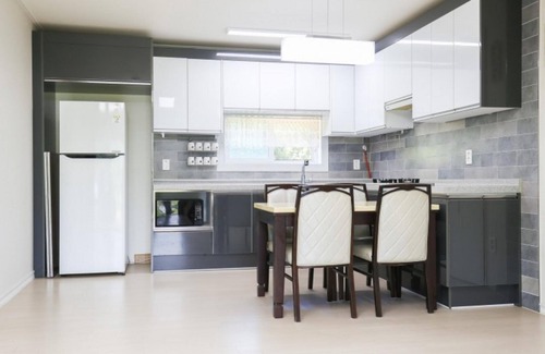 Gyeongju Casa | Gyeongju Sannae High1 Pension