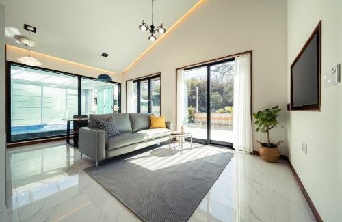 Gyeongju Casa | Gyeongju Yeonjeong Pool Villa