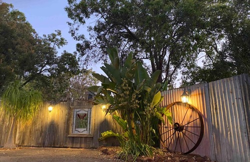 Furnissdale Otro | Gypsy Van Tiny House with Unique Outdoor Bathroom, WIFI & Firepit
