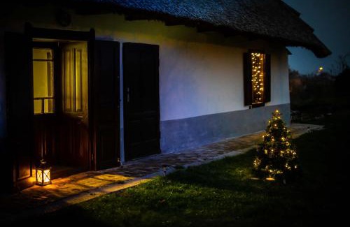 Sukoro Casa | Hét Fenyő Vendégház/Seven Pines Holiday House