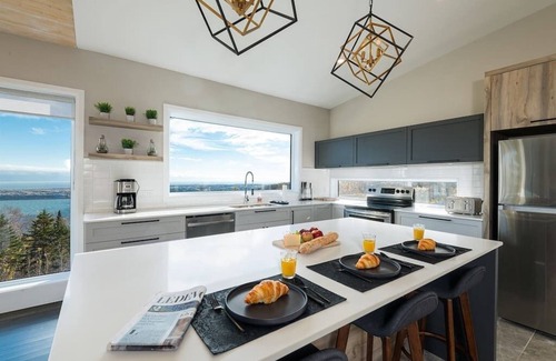 Saint-Joseph-de-la-Rive Casa | Hôtel à la maison - La Vue! Spa et fleuve