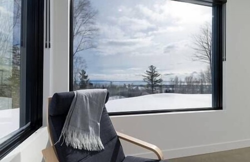 Saint-Joseph-de-la-Rive Casa | Hôtel à la maison - Chalet Alegria #2