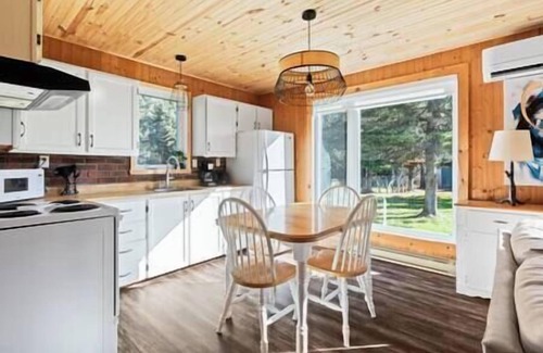 La Malbaie Casa | Hôtel à la maison - Chalet du Boisé avec spa