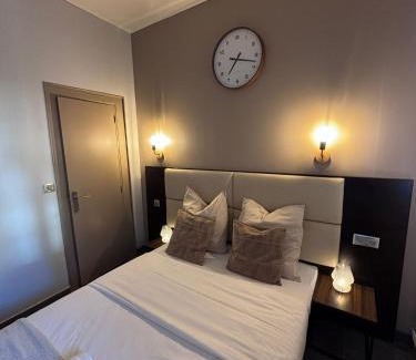 Gare-Jouvenet Hotel | Hôtel Astrid