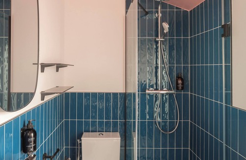 Levallois-Perret Hotel | Hôtel Biskui
