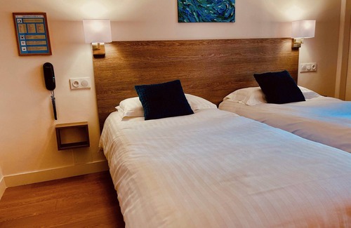 Juan-les-Pins Hotel | Hôtel Courbet