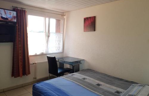 Courcelon Cama Y Desayuno | Hôtel-Gîte rural à 3 km de Delémont