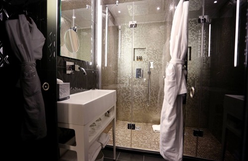 Madeleine Hotel | Hôtel Le Malown