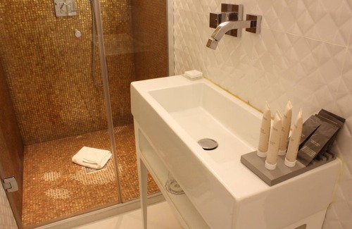 Madeleine Hotel | Hôtel Le Malown