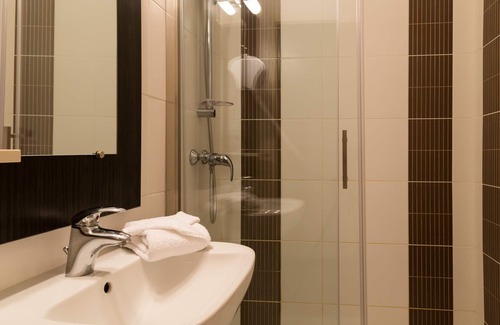 Jean-Medecin Hotel | Hôtel Le Seize, Nice