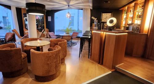Cognac Hotel | Hôtel Le Valois, Cognac Centre