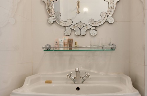 8th Arrondissement Hotel | Hôtel Mathis