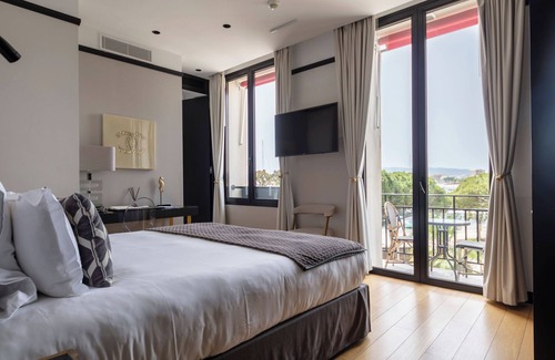 Saint-Raphael Hotel | Hôtel Restaurant Le Touring