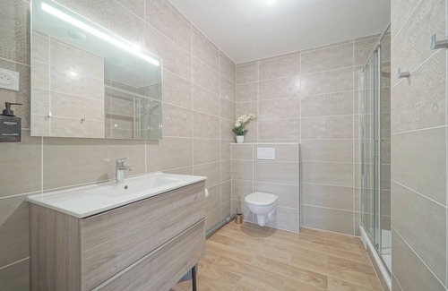 Saint-Ouen Hotel | Hôtel Trianon Saint Ouen