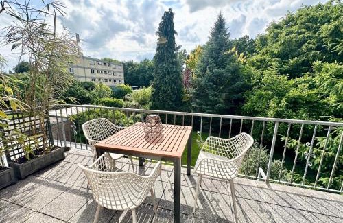 Emmerich Apartamento | Hügelhaus Green - Gemütliche Ferienwohnung mit Balkon