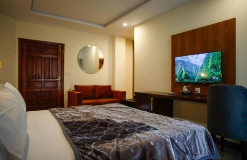 Murree Cabina | H.M.H Lodges