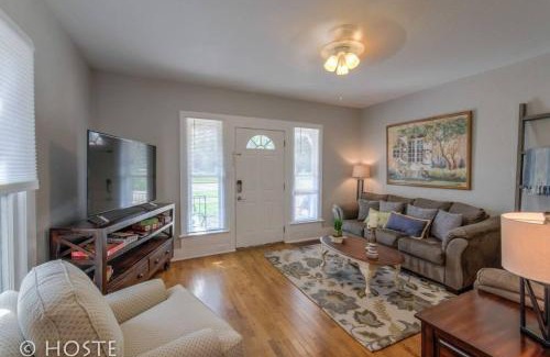 Central Colorado Springs Apartamento | *H NEW!* Centrally Located 3BDRM Traveler`s Home Near Downtown Colorado Springs