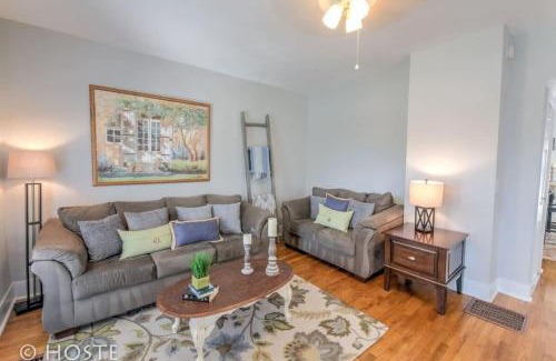 Central Colorado Springs Apartamento | *H NEW!* Centrally Located 3BDRM Traveler`s Home Near Downtown Colorado Springs