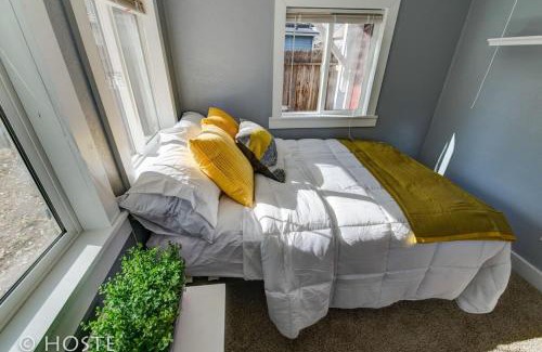 Central Colorado Springs Casa | *H* NEW! Downtown Cottage Newly Renovated! *