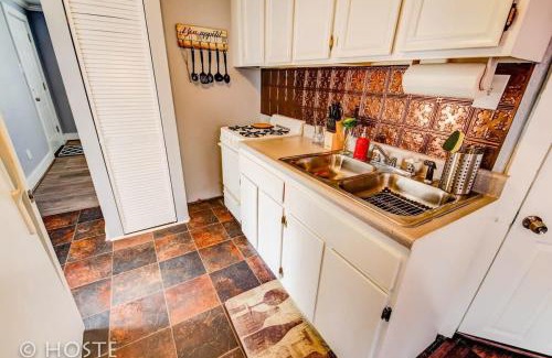 Central Colorado Springs Casa | *H* NEW! Downtown Cottage Newly Renovated! *