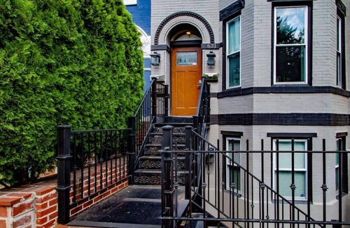 Stanton Park Casa | H St. Suite 2-BR / DC Streetcar / Union Station