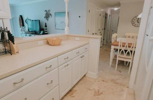 Demere Park Casa | H1 downstairs and comfy king and two twins really nice kitchen and baths