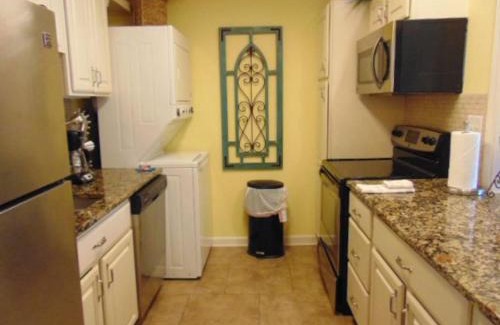 Demere Park Casa | H13 Ocean Walk Resort 2bdrm 2 bath downstairs great beds Great view and always a great breeze