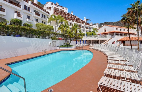 Avalon Condominio | Villa hermosamente decorada, vistas panorámicas al mar, carro de golf Comp